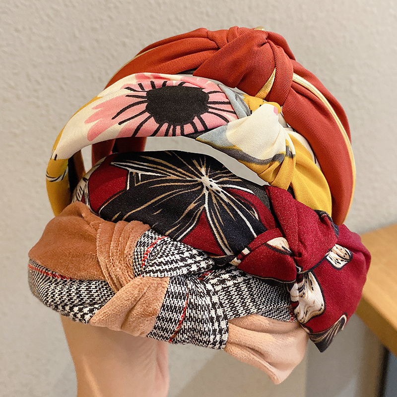 Broad-brimmed headband women wash their face, all-match hair bundles, start out, press hair, headbands, non-slip hair travel, Korean net red hair cave girls