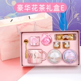 38 38 Женский День Подарок Детский сад дает учительнице и мать -сотрудникам практическую активность клиентов