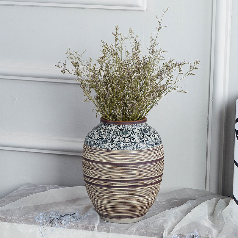 European ceramic vase dry flower arranging flowers is placed on the new Chinese style household living room TV cabinet soft adornment ornament restoring ancient ways