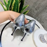 [真皮大底！尖头浅口水钻细高跟鞋女银色镜面细跟单鞋矮跟婚鞋女]