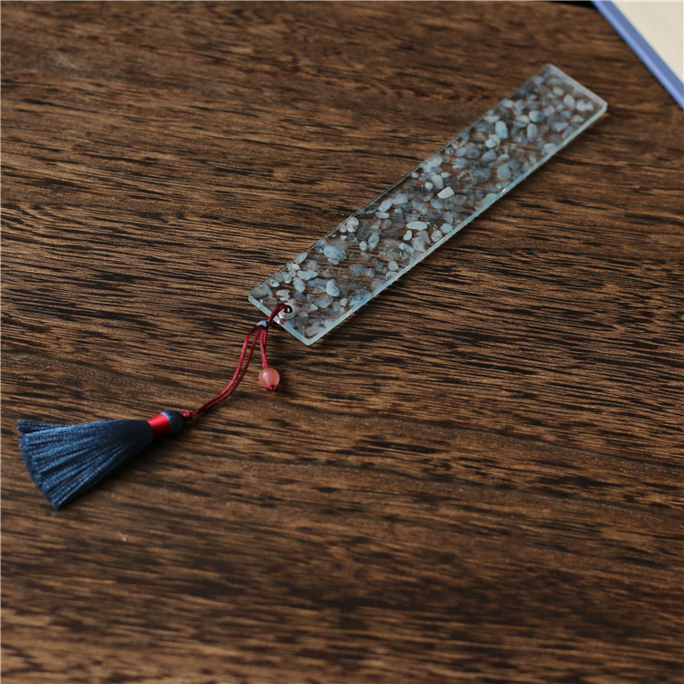 Natural crystal gravel Aquamarine semi-precious stone drop glue bookmark hydrating stone men's and women's gift custom holiday accessories
