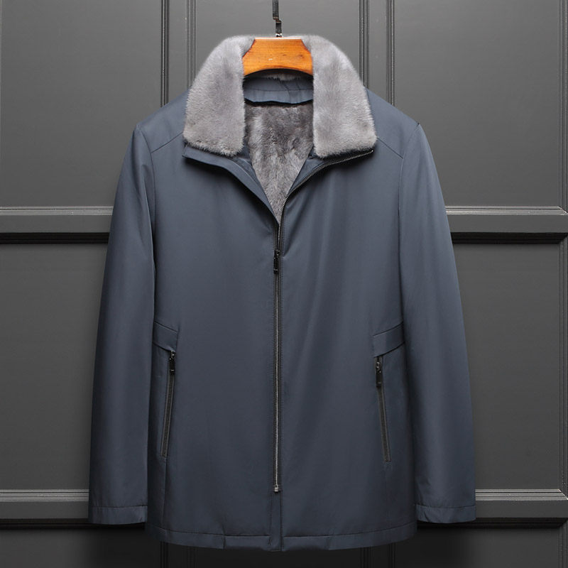 Pie overcomes the man's fur integrated whole mink in the mink liner and the old mink leather big coat daddie overcomes the coat.