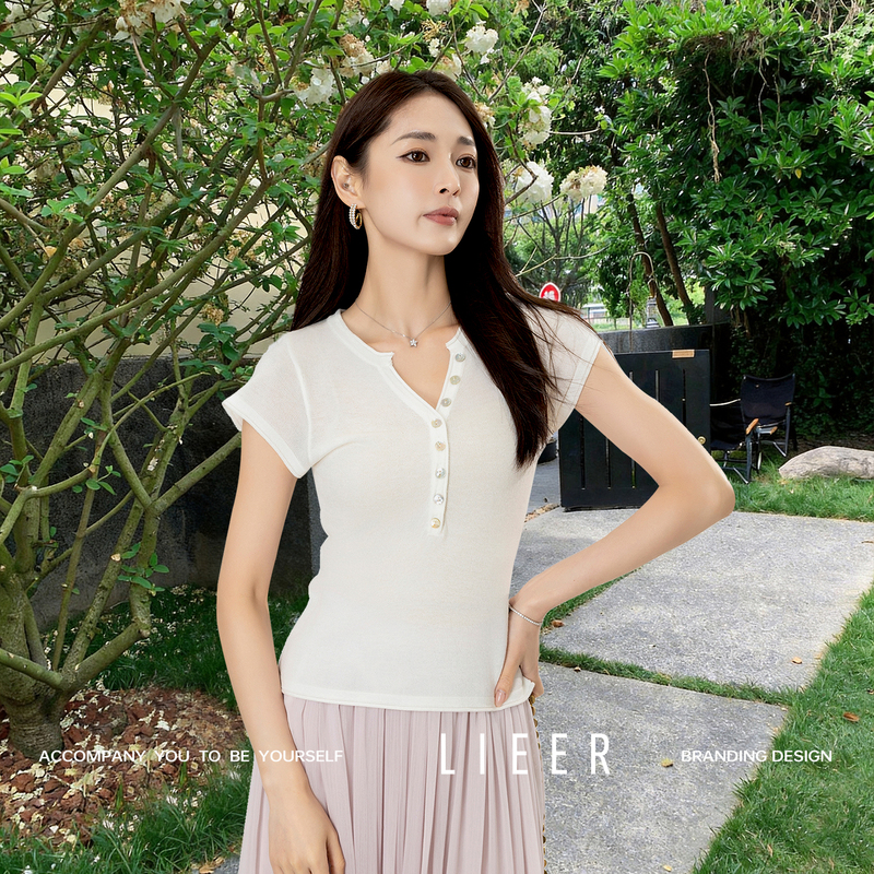Lieer's "Cloud Soft Wool Henry T-Shirt" Is a Versatile Layering Piece, a Misty Merino Wool Short-Sleeve Knit Top