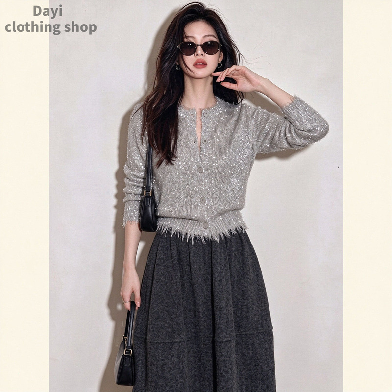2026 Autumn New Style Elegant Light Luxury Gray Soft Sequin Knit Cardigan for Women, Stylish and Fashionable Top