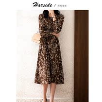 2022 Early spring New Broken Flowers Long Sleeve Dress Dress Woman Temperament Close-back Retro Light Ripeny Wind Style Long Dress