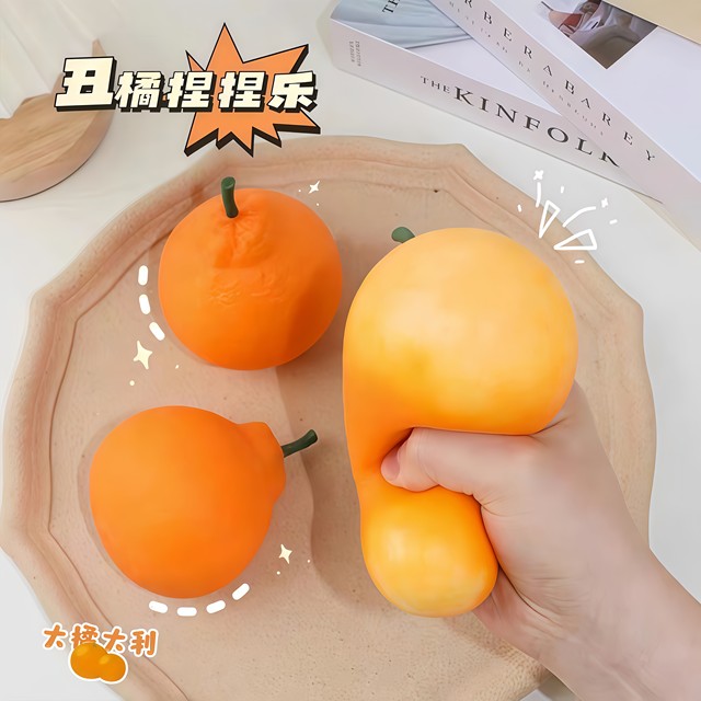 New Tiktok-Style Stress-Relief Orange Peel-Scrunching Toy, Peel-And-Stretch Fruit Toy for Stress Relief with Slow Rebound