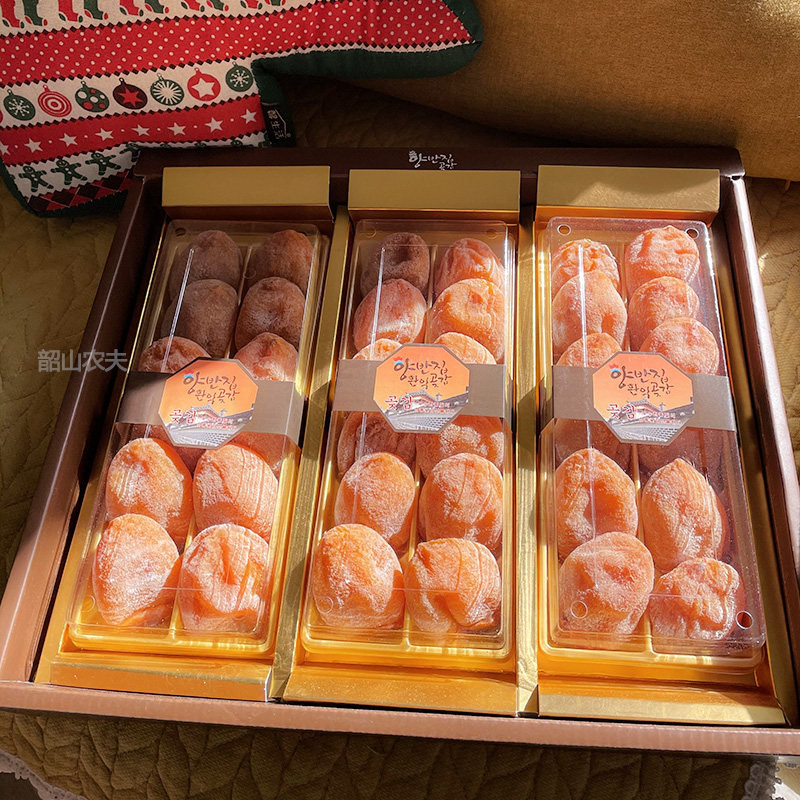 New special persimmons, non-Shaanxi Fuping hanging persimmons, out of Korea flow heart frosted farmer persimmons New Year gift box