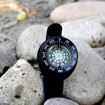 Water Lung Technology Diving Compass Underwater Finger North Needle Filling Liquid Strong 50 m Waterproof Wrist Watch Style Compass Night Light