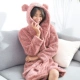 Áo choàng nữ mùa đông dày và lông cừu dài san hô áo choàng tắm nam dễ thương đôi dịch vụ nhà hàng đầu dưa đồ ngủ 2 dây
