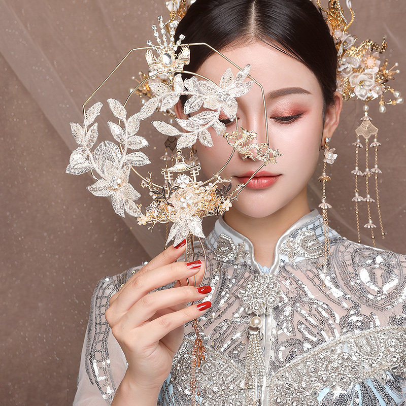 Water Dance X0329 Bridal Fan Chinese New Lace Cutout Fan Costume Costume Photo Accessories