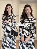 Big Code Women Dress Spring Summer New Products Snow Spinning Plaid dress Dress Sweet Spicy Fat Mm Giant skinned Flesh Style Holiday long dress
