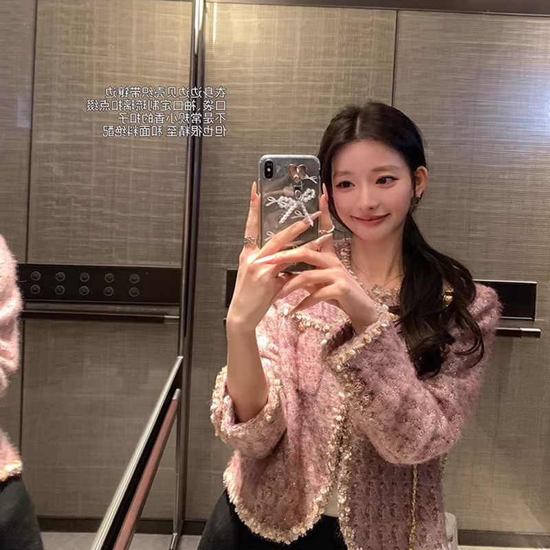 Early Spring New Style Pink Heavy-Duty Chanel-Style Short Coat for Women with Shell-Patterned Ribbon Trim, Slimming Effect, Woven Wool, and a Luxurious Look