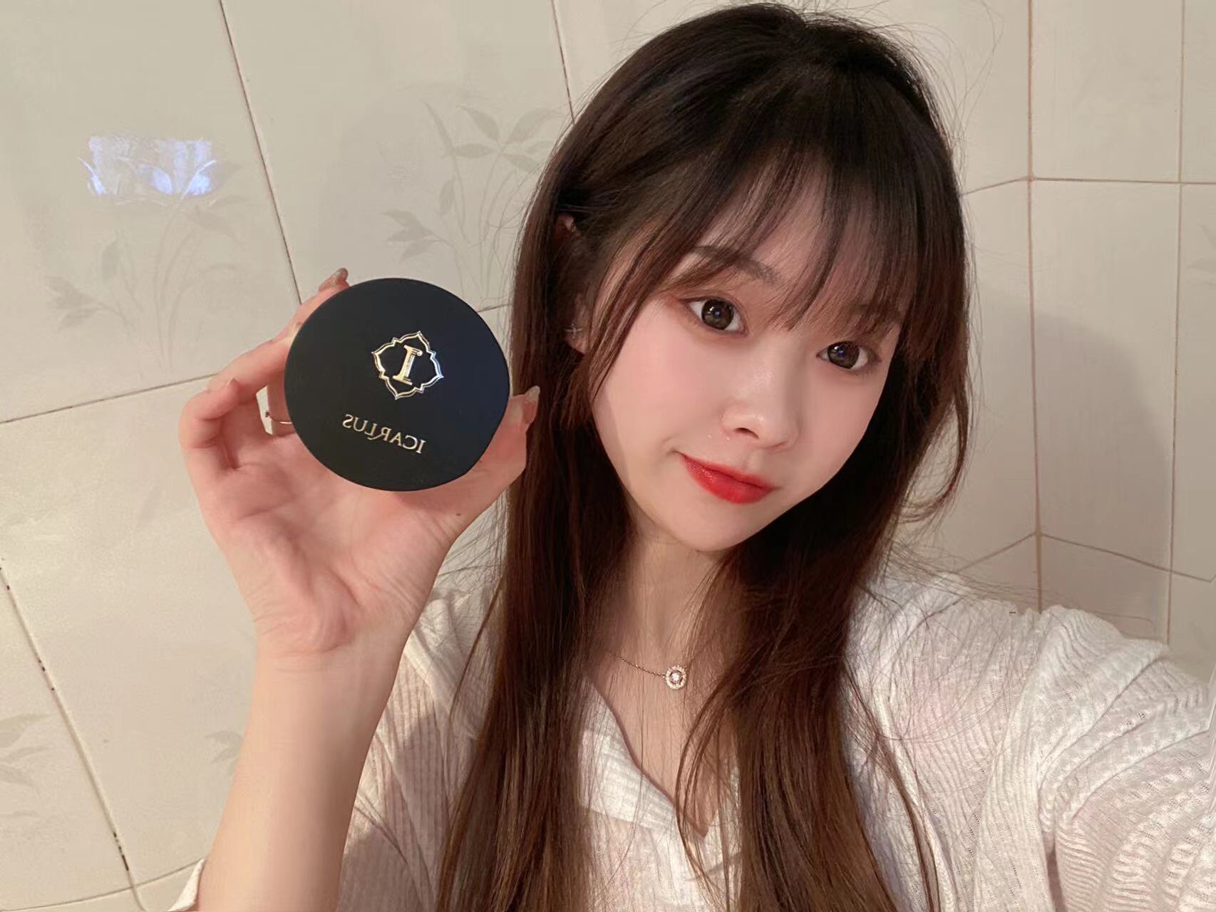 小彩漾美妆的LOGO