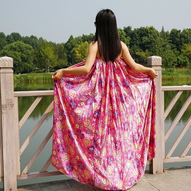Outdoor swimming changing cover bath tent changing clothes portable mobile toilet seaside effect outside the swimming changing room