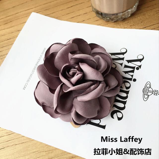 Hàn Quốc cao cấp vải lụa cao cấp hoa trà lớn dụng cụ trang phục phụ kiện trâm cài trâm cài kim hoa ghim cài áo PNJ