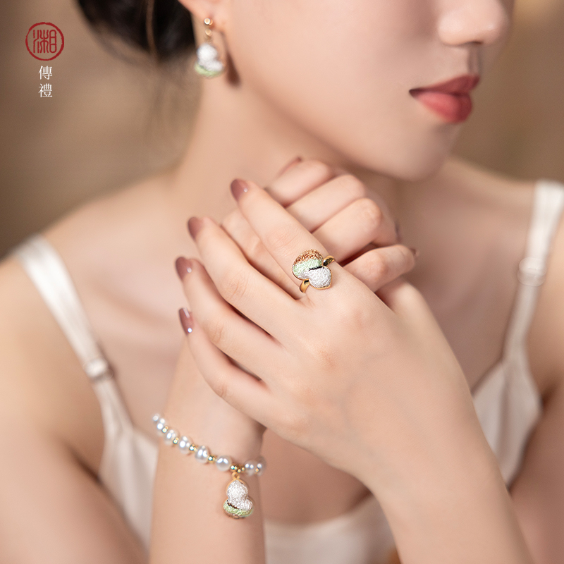 湘传礼湘绣：指尖上的非遗艺术走进现代家居