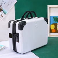 Белый [замороженный угол булочки]