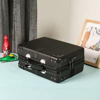 Черный [угол замороженного пакета]