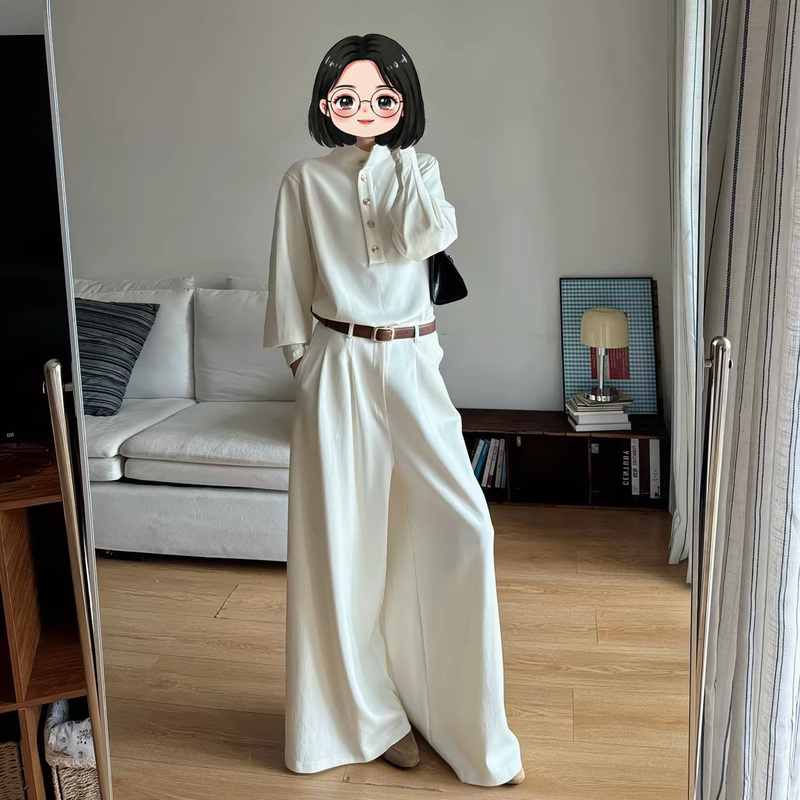 Early Autumn High-End White Sweatshirt Set with Stand Collar for Women 2026 New Autumn Casual Straight-Leg Wide-Leg Pants Two-Piece Set