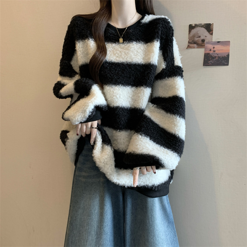 Black and White Striped Lamb Wool Regular Shoulder Sweatshirt for Women 2026 Early Spring New Plus Size Mid-Length Sweater Top