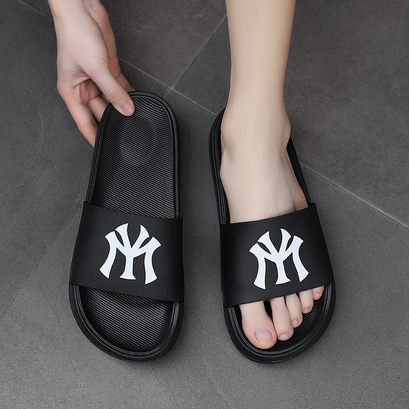 Men's Summer Popular Indoor Flat Slippers, Casual Non-Slip, Anti-Odor, Soft-Soled Men's Sandals for Outdoor Wear