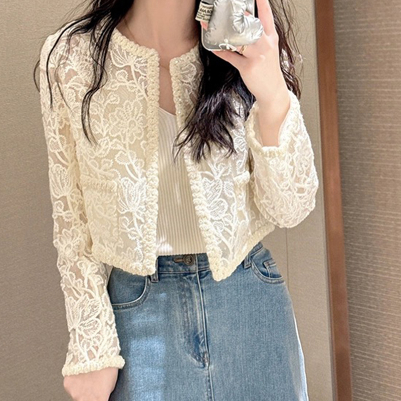 White Lace Knit Cardigan for Women, 2024 Summer New Niche Design, Slim Fit Hollow-Out Blouse, Short Top