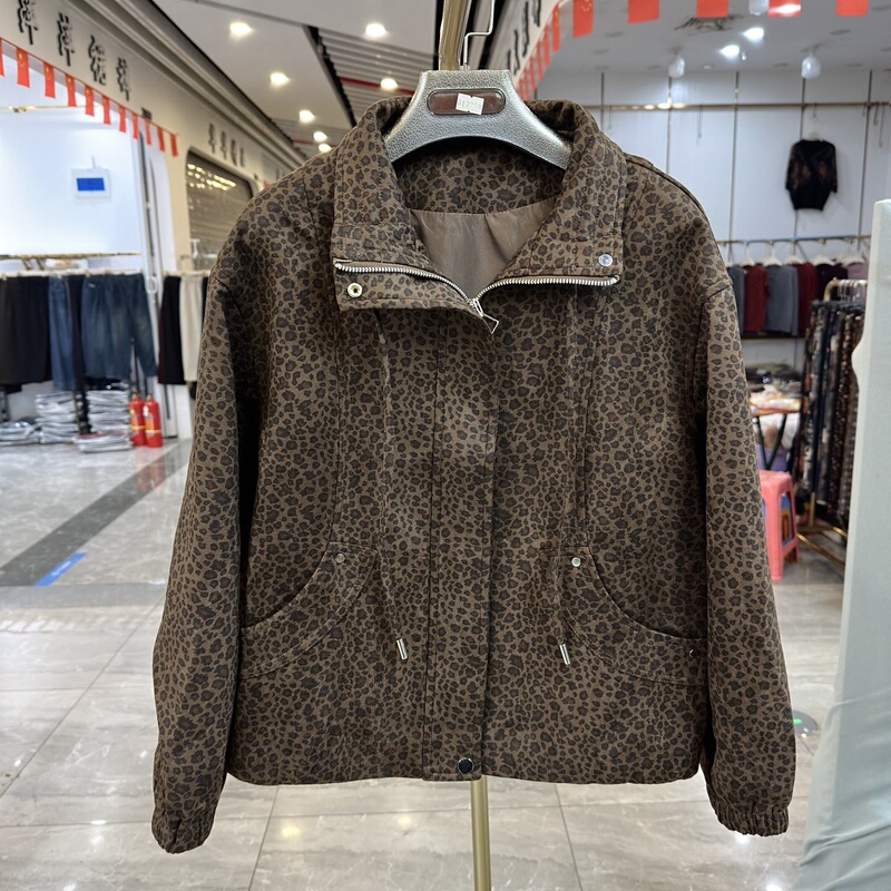2026 Autumn Vintage Hong Kong Style Leopard Print Short Jacket for Middle-Aged and Elderly Women, Casual Lapel Jacket for Moms 2026 Autumn Vintage Hong Kong Style Leopard Print Short Jacket for Middle-Aged and Elderly Women, Casual Lapel Jacket for Moms