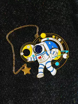 Net red exquisite bookmarks metal personality hollow space man Design National day send teachers students with creative exquisite cute small gift pendant girl heart custom lettering hanging ornaments cultural and creative supplies