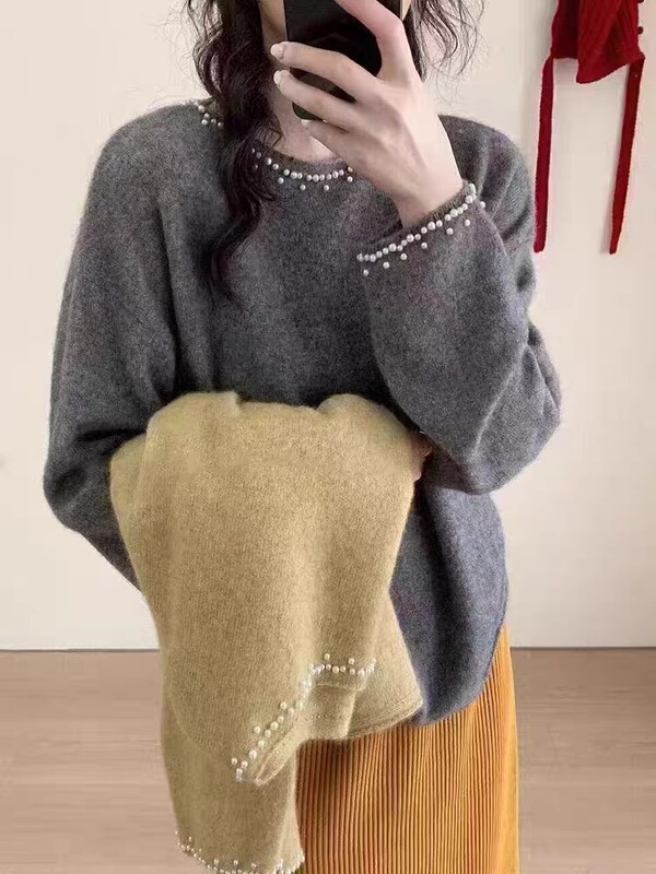2025 Autumn/Winter New Korean Style Loose Slimming Versatile Round Neck Pullover Knitted Sweater Women's Heavy Pearl Embellished Sweater Top
