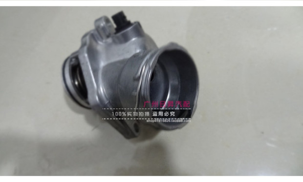 Suitable for MerCedes-benz C-Class W204 C200 C260 C180 C300 C280 Engine Thermostat Thermostat