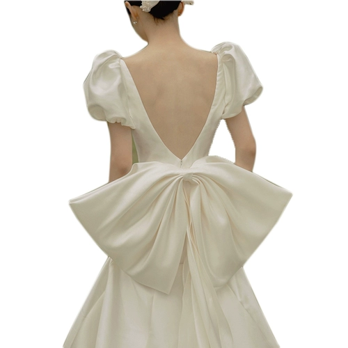 Путешествие на стрельбу из легкого свадебного платья Бессмертный газ 2024 Новый невеста французский бабовый хвост атлас проста, чтобы приветствовать