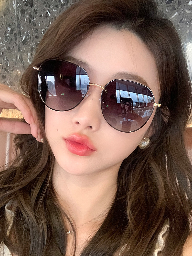 2025 New Style Sunglasses for Women, High-End, Special for Driving, Anti-Uv Sunglasses, Suitable for Large Faces, Slimming Effect, for Nearsightedness