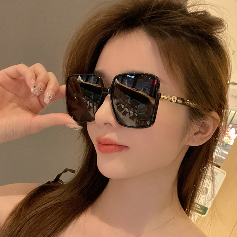 Sunglasses 2025 New Trendy Women's Large Face Slimming Anti-Uv Strong Light Polarized Sunglasses Summer Sun Protection