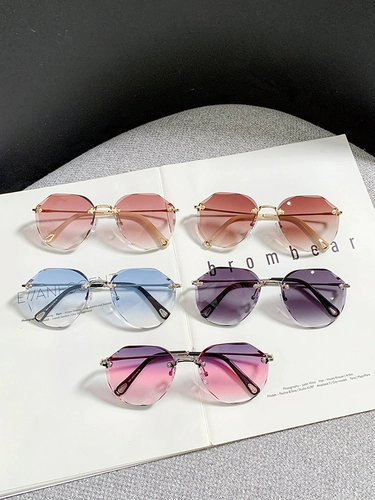 Модные солнцезащитные очки на солнечной энергии, 2025 года, городской стиль, популярно в интернете, защита от ультрафиолета, по фигуре