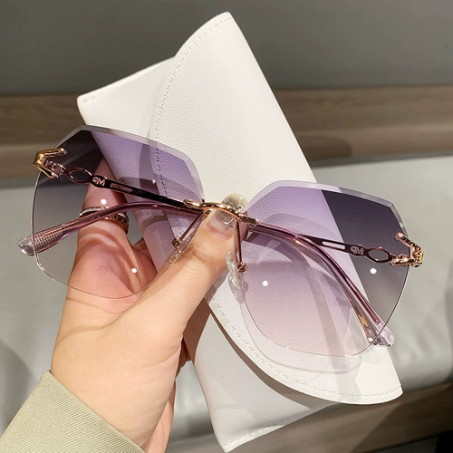 2025 Новый стиль безграничные квадратные рамки солнцезащитные очки для женщин Модное ультрафиолетовое ультрафиолетовое ультрафиолетовое излучение.