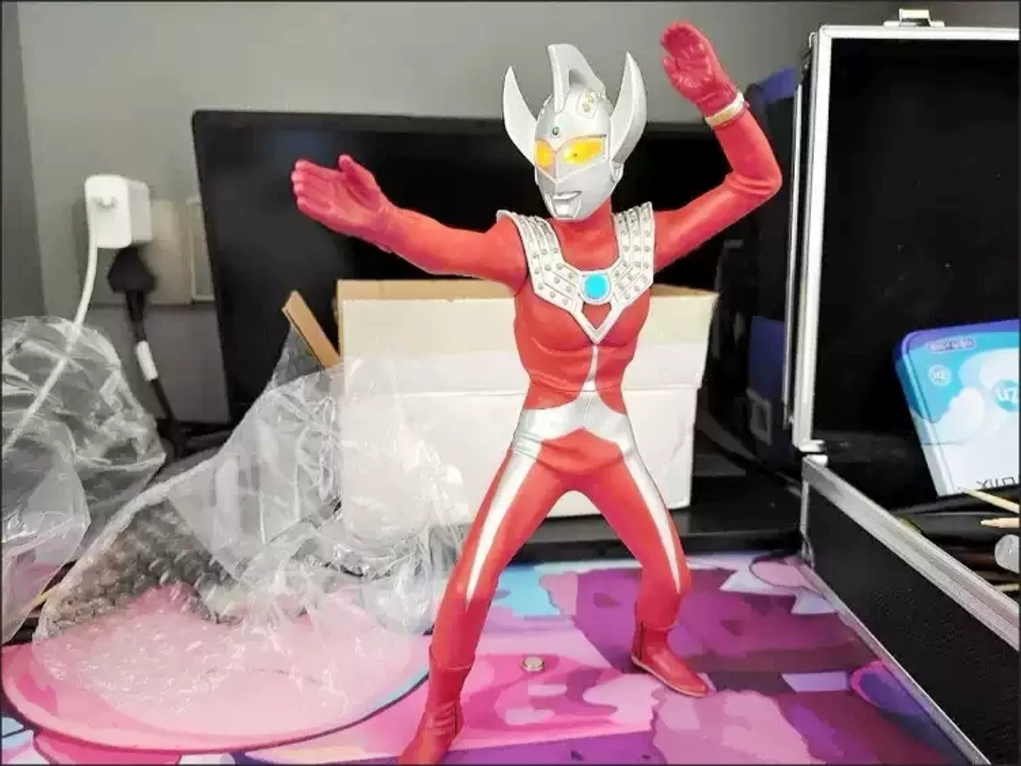 Ace первого поколения Ultraseven светится, Jack Zoffi семерых братьев Tyroseven игрушечная детская модель