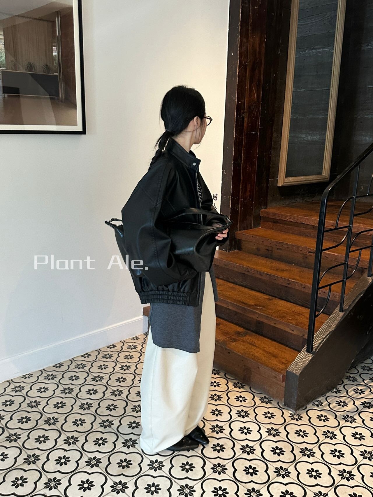 广州杭州一批女装正品低价货源的LOGO