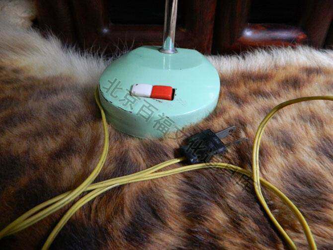 Recall] Old country goods old objects Old table lamps Iron products See figure out sale using collection pendulum