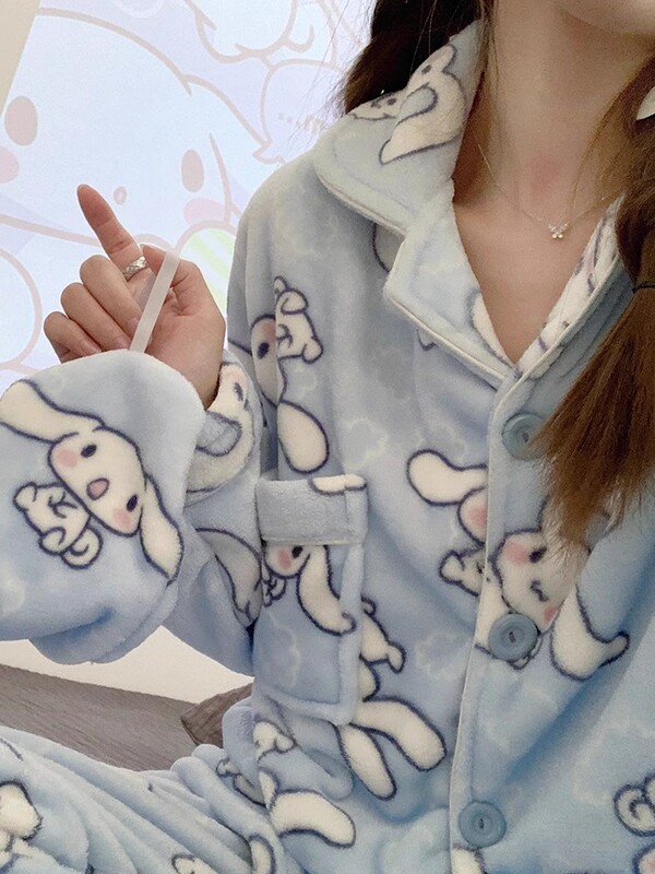 Sanrio Cinnamoroll Thickened Coral Fleece Pajamas for Women, New Autumn and Winter Flannel Loungewear Set Sanrio Cinnamoroll Thickened Coral Fleece Pajamas for Women, New Autumn and Winter Flannel Loungewear Set