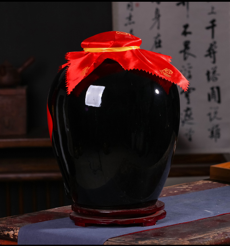 Jingdezhen ceramic jars 5 jins of 10 jins 20 jins 50 kg deacnter black glaze wine jar sealing mercifully hip flask