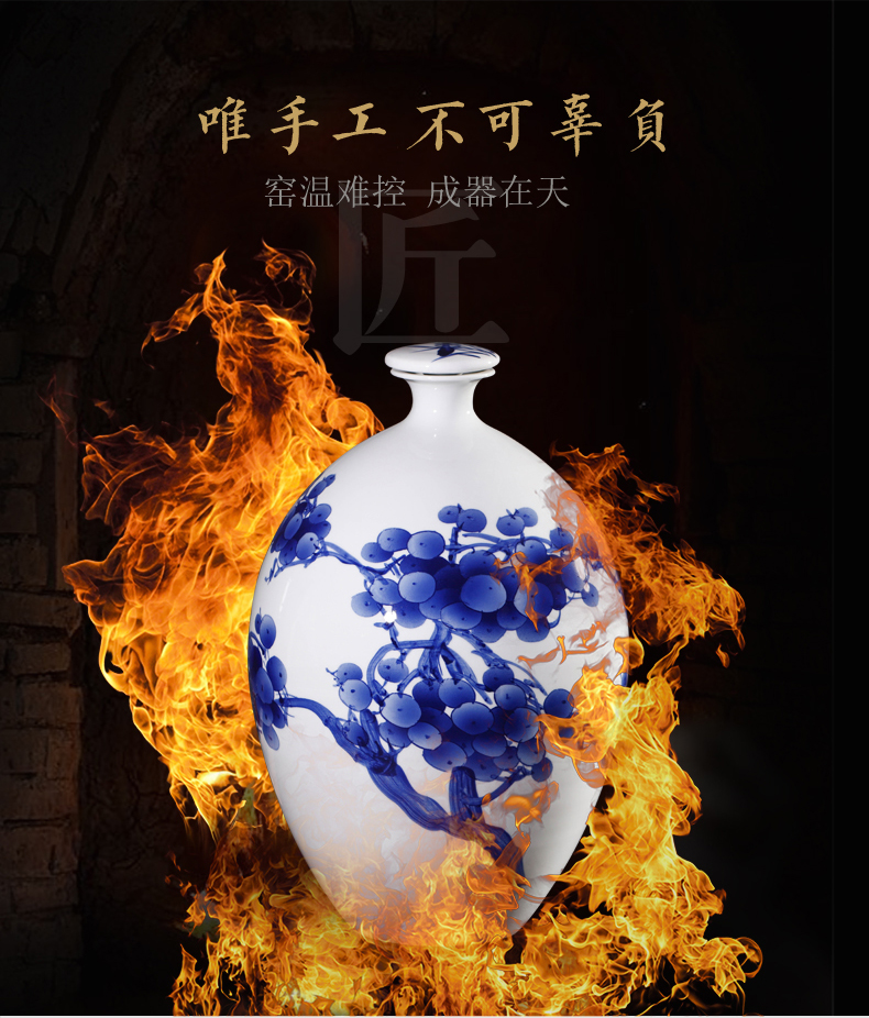 Jingdezhen ceramic terms bottle decorative 10 jins to blue and white porcelain jars 5 kg hand - made of seal it jugs