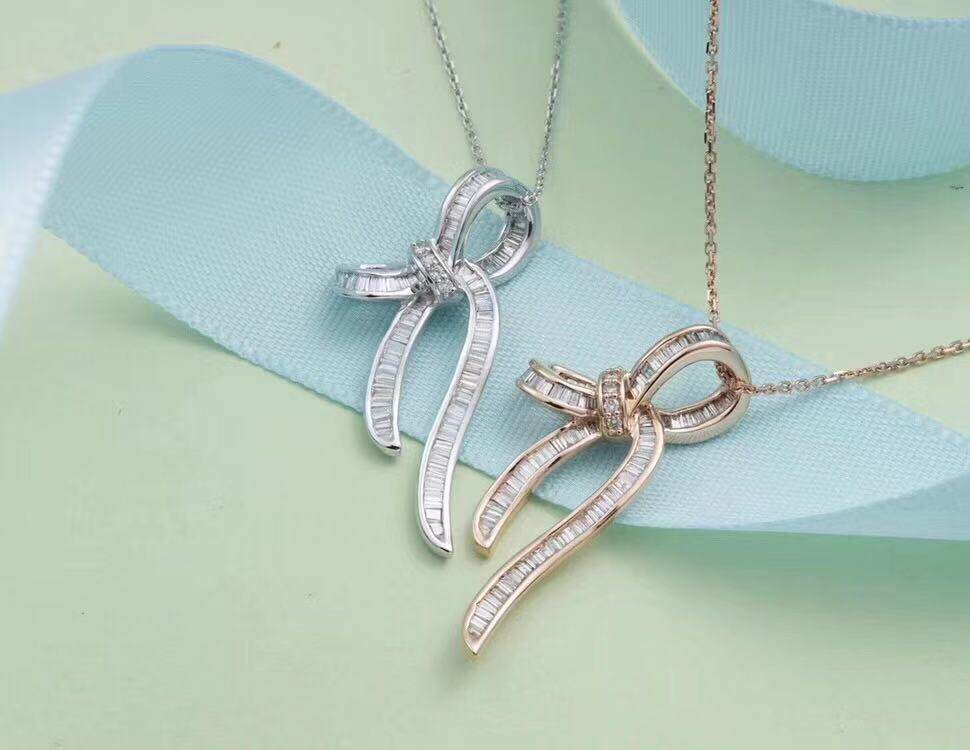 18k Gold Bow Diamond Pendant