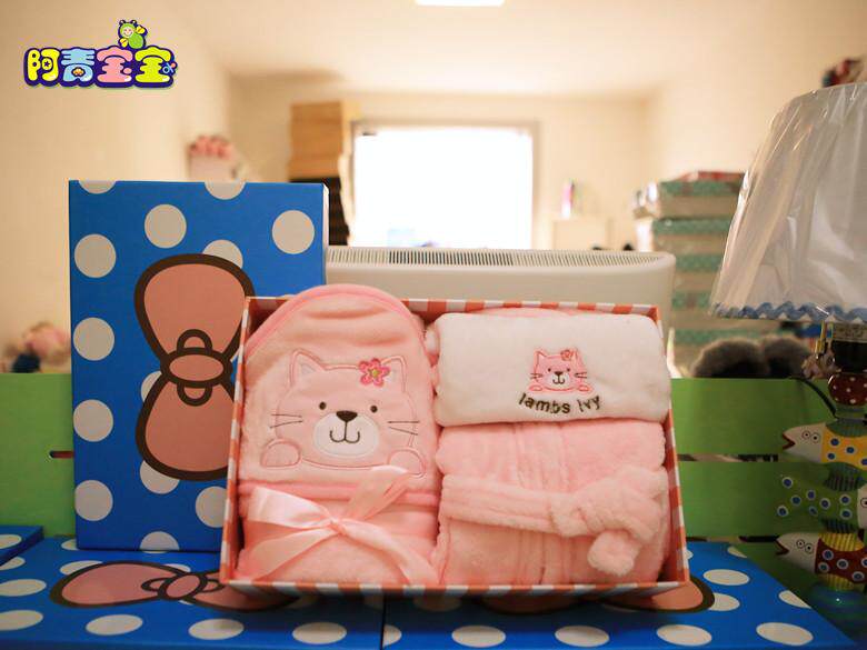 Coffret cadeau pour nouveau-né - vêtements - Ref 1955029 Image 16