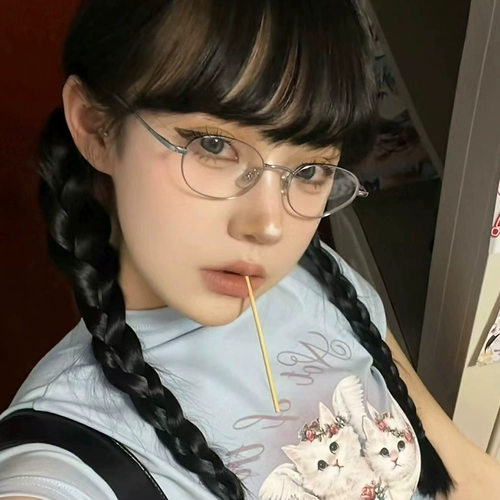 Серия MIU небольшие очки для женщин, усовершенствованная чувствительная миопия может быть номинальной ретро -эллиптической каркой глаз