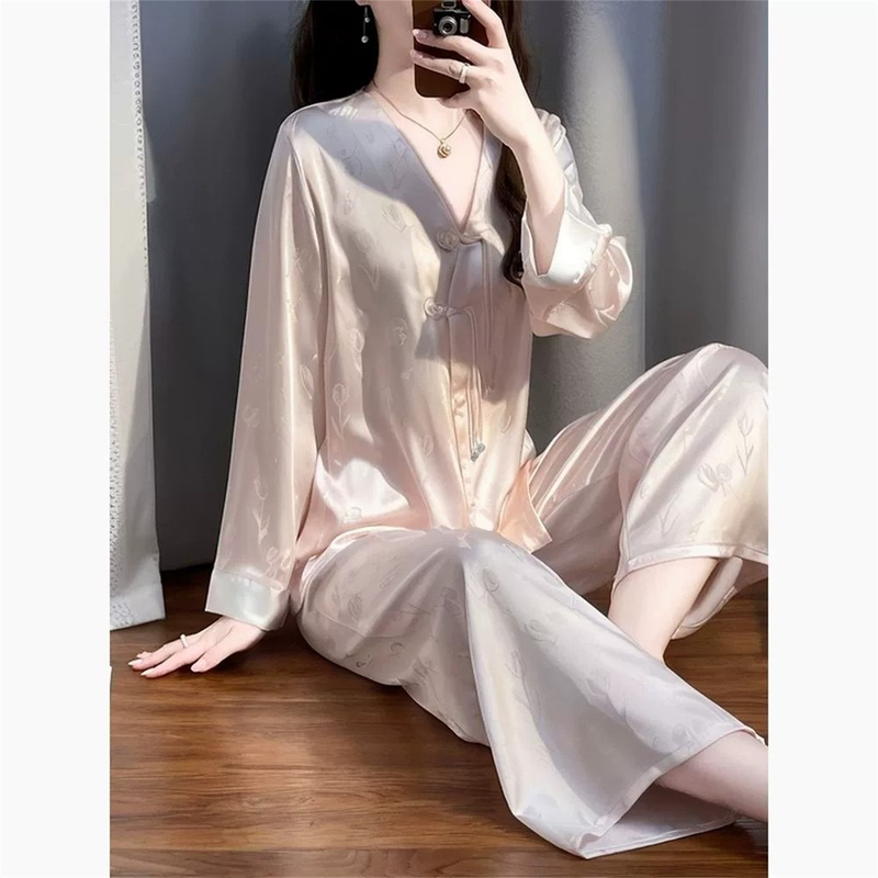 Victoria Mulberry Silk Pajama Set for Women, High-End Spring and Autumn Silk Long-Sleeve Luxurious Homewear, Summer Gift Box Victoria Mulberry Silk Pajama Set for Women, High-End Spring and Autumn Silk Long-Sleeve Luxurious Homewear, Summer Gift Box