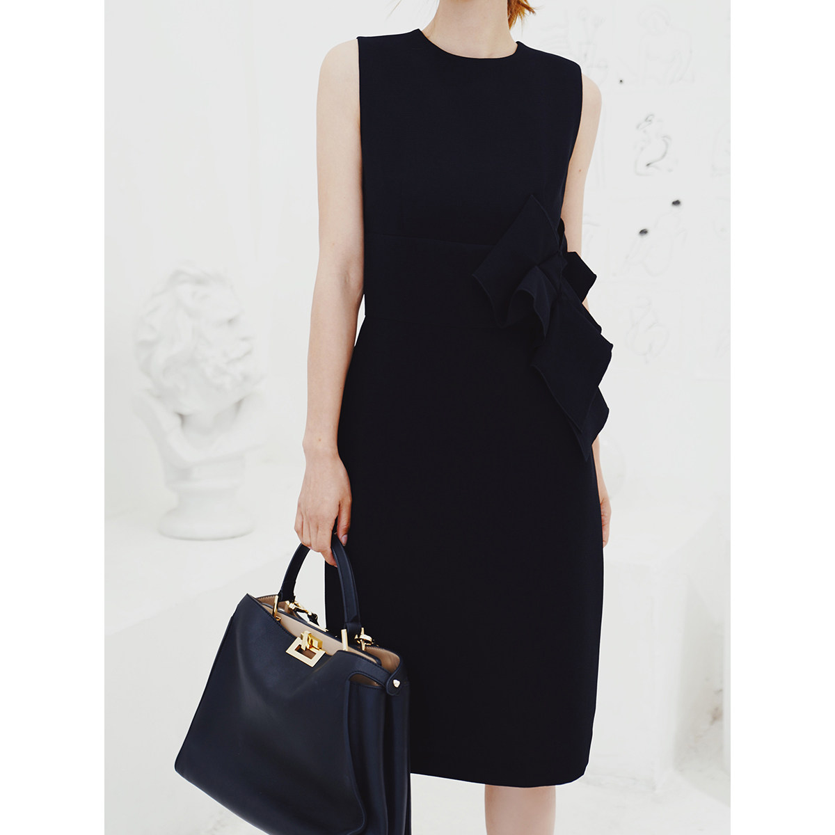 Liseyen Black Ocean Dress Lady 2022 New Medium Long Version Temperament Sleeveless Heben Little Black Dress Spring
