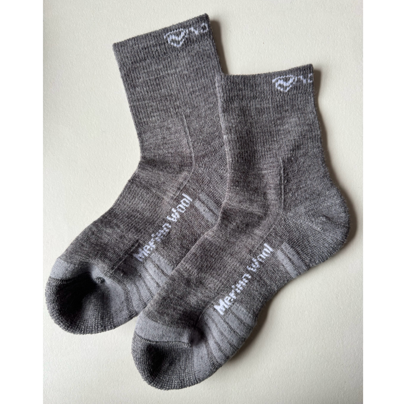 Sports Quick-Drying Socks with Terry Loops for Warmth, Suitable for Autumn and Winter Hiking, Mountaineering, Snow Activities, Outdoor Mid-Calf Socks for Men and Women
