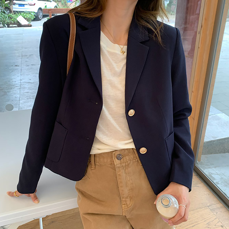 Xiao Xiaola original suit Korean version of the retro gold button temperament top design small casual small suit jacket women