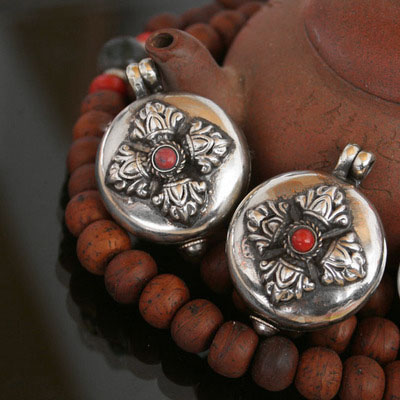 Nepalese handmade Gawu Tibetan silver Gawu box Tibetan Tibetan Gawu box pendant national characteristic gift female