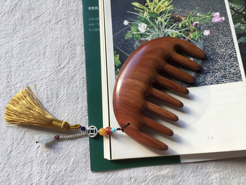 Gourd massage comb sandalwood comb